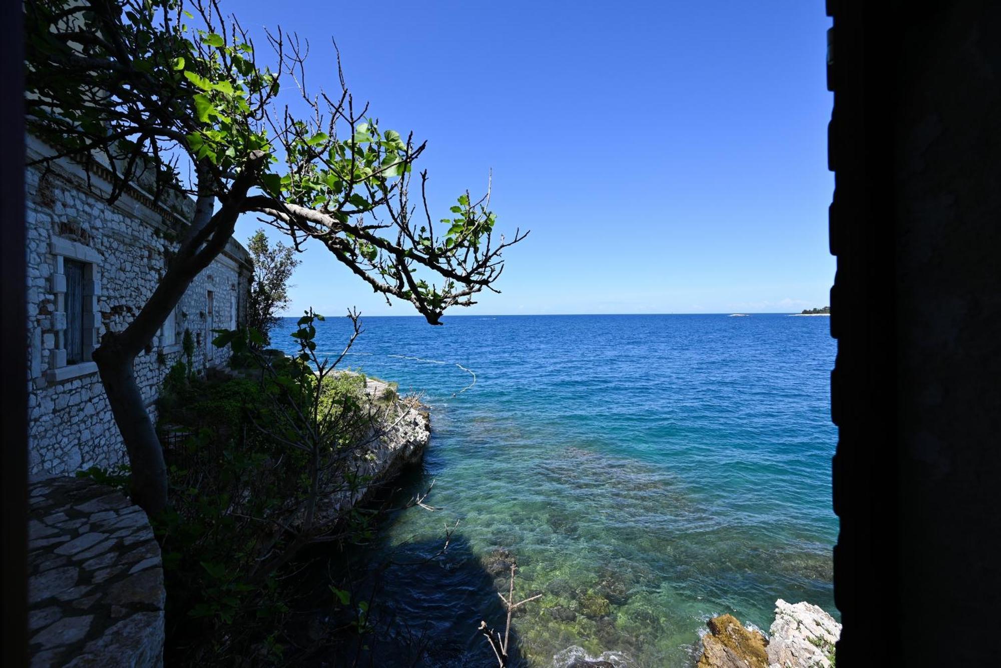 Ferienwohnung Chesa Arnolongo Rovinj Exterior foto