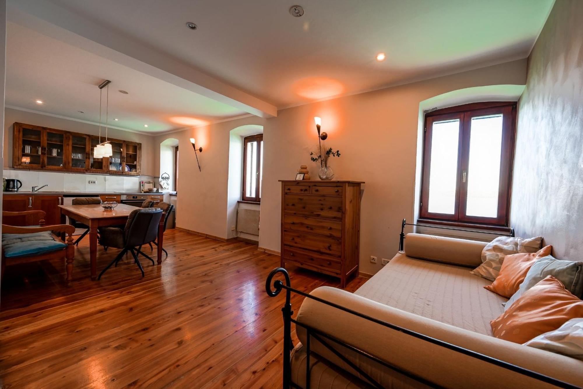 Ferienwohnung Chesa Arnolongo Rovinj Exterior foto