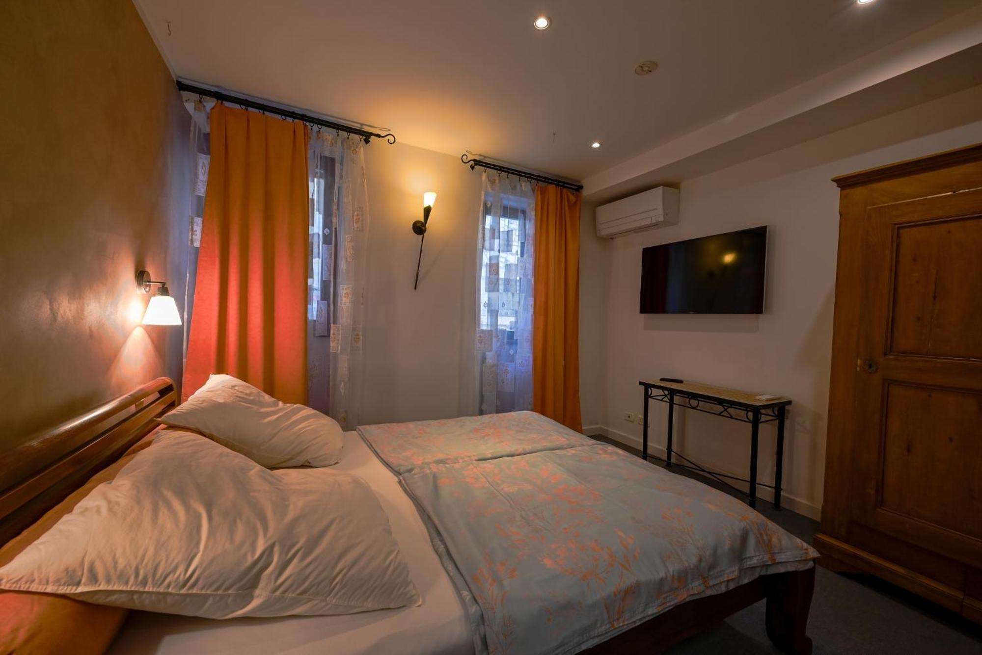 Ferienwohnung Chesa Arnolongo Rovinj Exterior foto